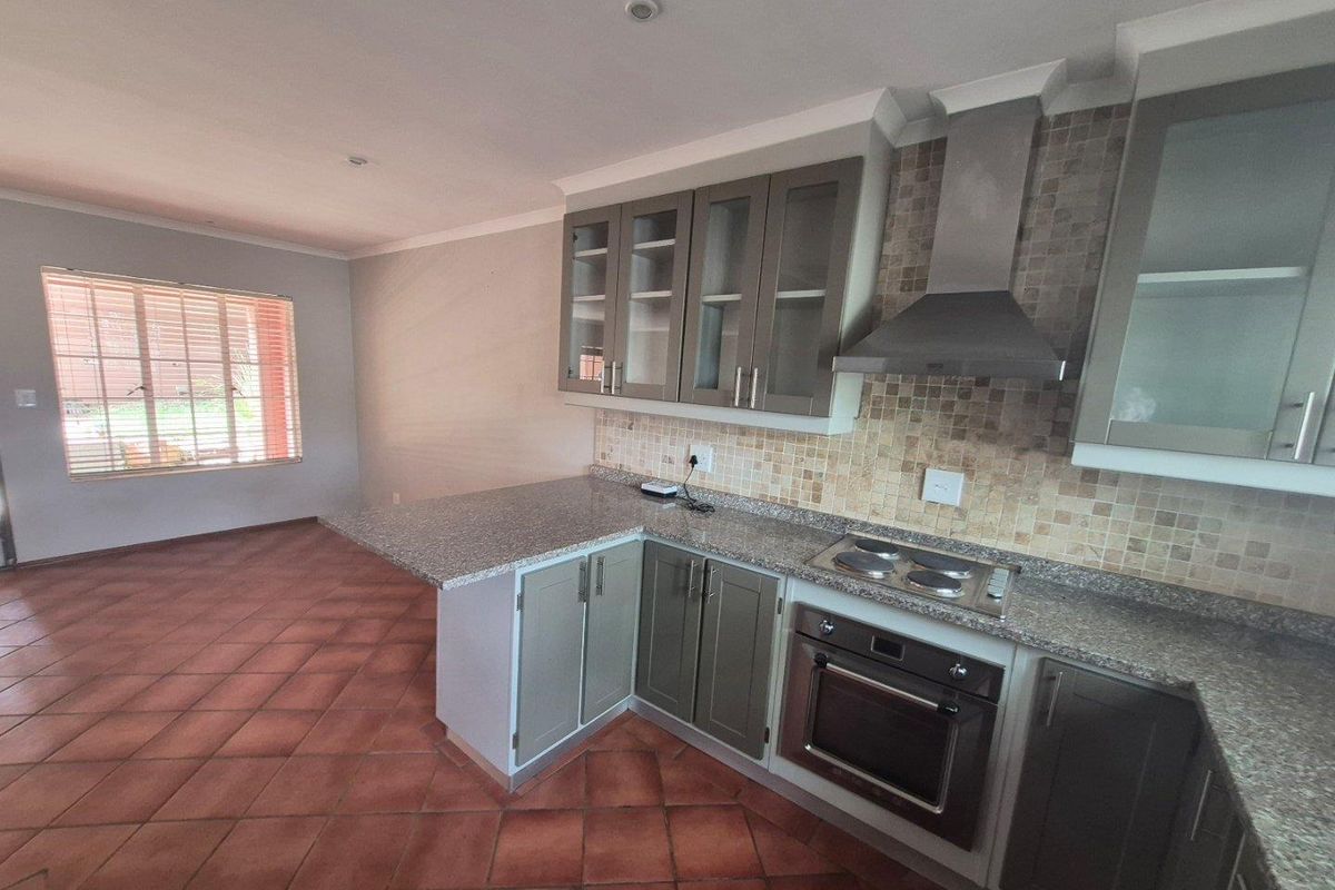 Secure Living in Prestigious Sterrewag – No Load Shedding - Photo 4