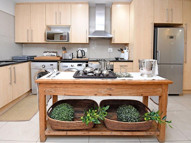 2 BED 2 BATH FULLY FURNISHED EXECUTIVE APARTMENT SANDTON CBD - Photo 4
