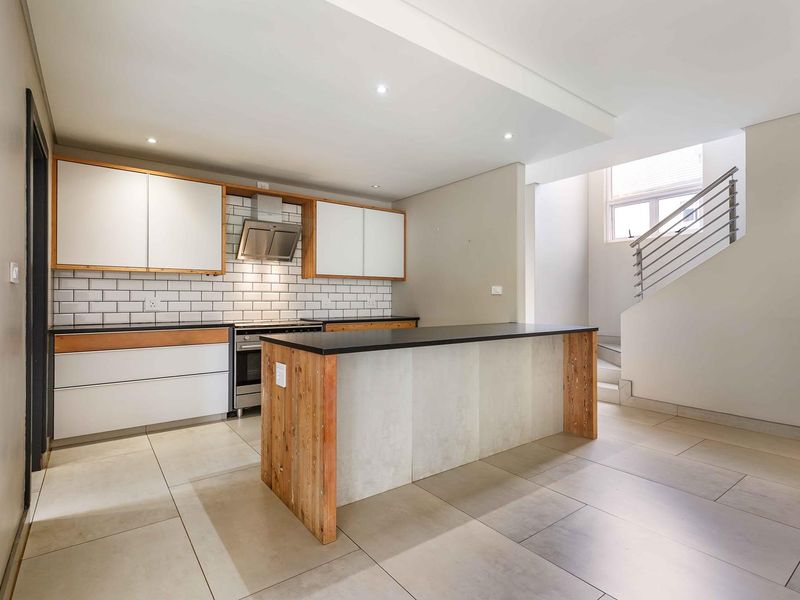 Large corner home in the popular Taemane Golf View Estate - Moreleta Park - Photo 7