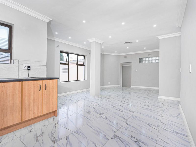 Beautiful, Immaculate 3-Bedroom Home in Prime, Sought-After Location - Photo 10