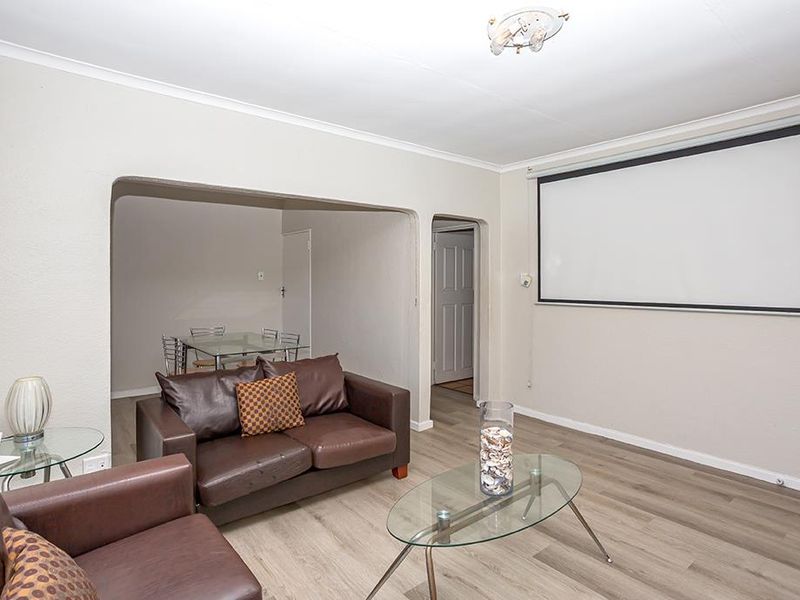 Family Home - Photo 4