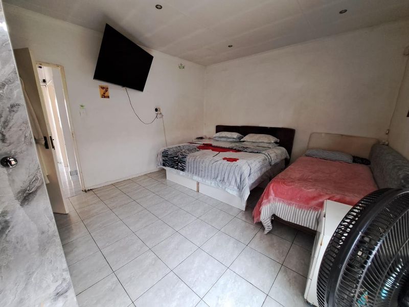 Schedule Your Viewing Today—Your Dream Home Awaits! - Photo 2