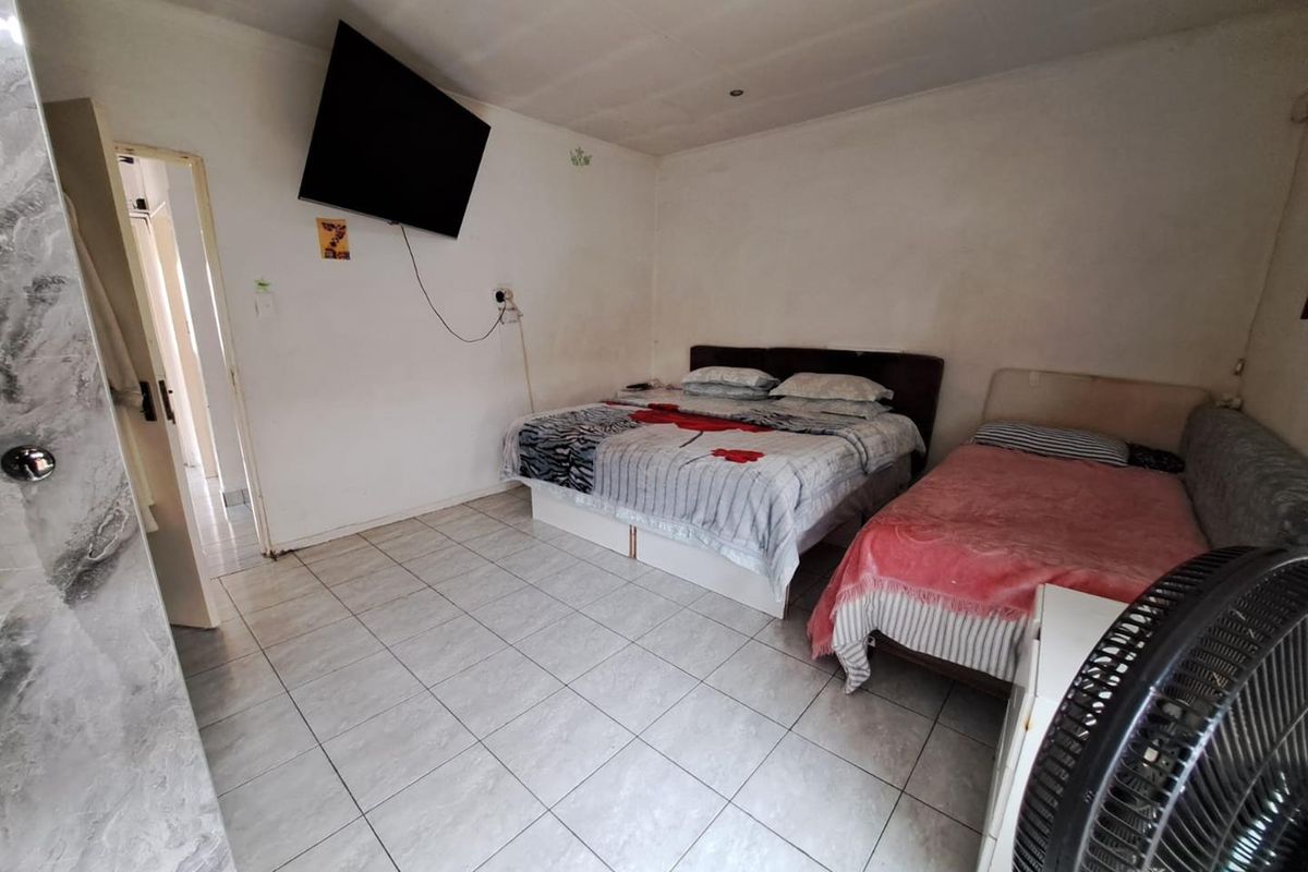 Schedule Your Viewing Today—Your Dream Home Awaits! - Photo 2