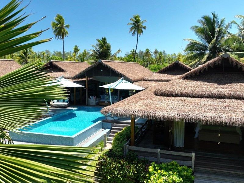 TURNKEY LUXURY- PRIVATE BEACH VILLA DESROCHES ISLAND - Photo 7