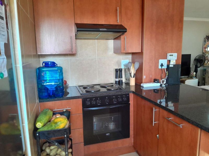 Neat as a Pin: Perfect Starter Home in Prime Location - Photo 8