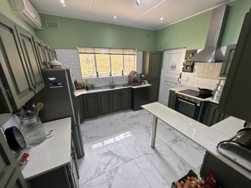 5 Bedroom Family home for Sale in Westville - Photo 7