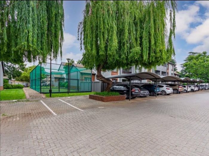 Property #2297690, Townhouse Pending Sale in Ravenswood