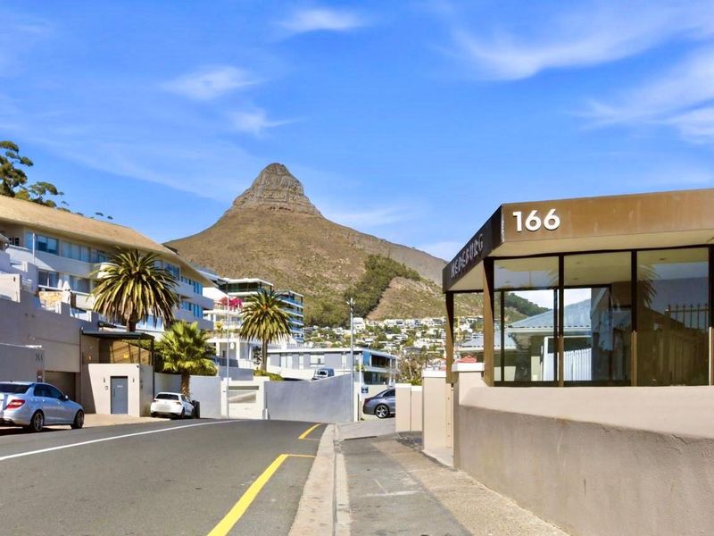 Perfectly positioned to walk on the mountain or doddle down to the Main Rd and beach attractions. - Photo 2