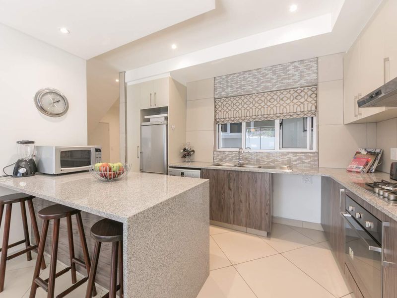 3 Bedroom Townhouse/Cluster For Sale in Edenburg,Sandton - Photo 3