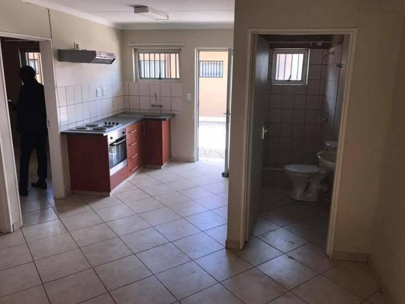 Neat 2 bedroom ground floor unit for sale in Otjomuise - Photo 7