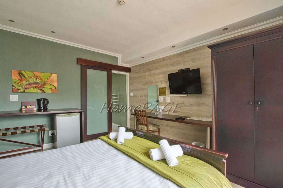 Swakopmund:  BEAUTIFUL UPMARKET Guesthouse is for Sale - Photo 3