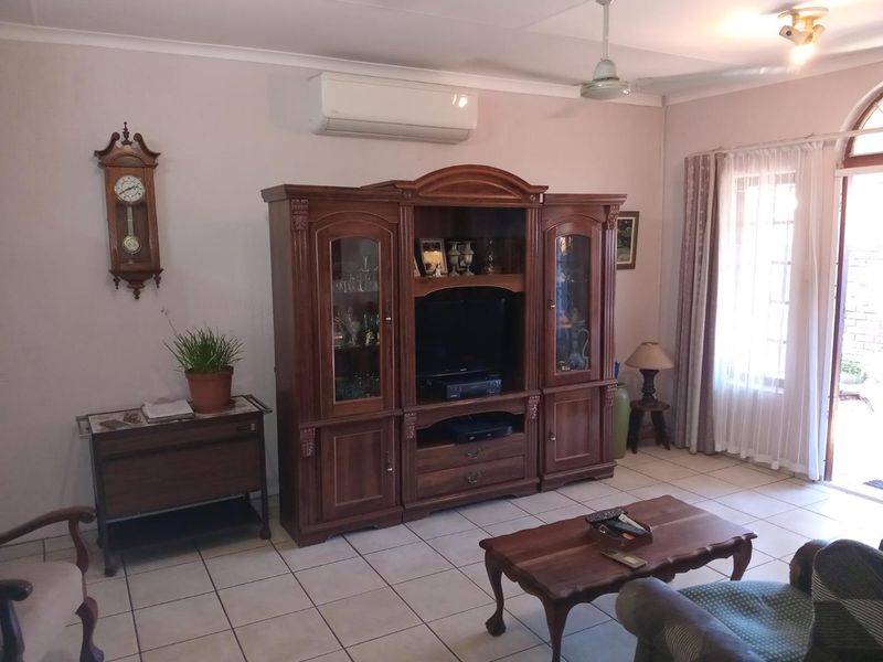 Charming 2-Bedroom Facebrick Simplex – Exceptional Value! - Photo 5