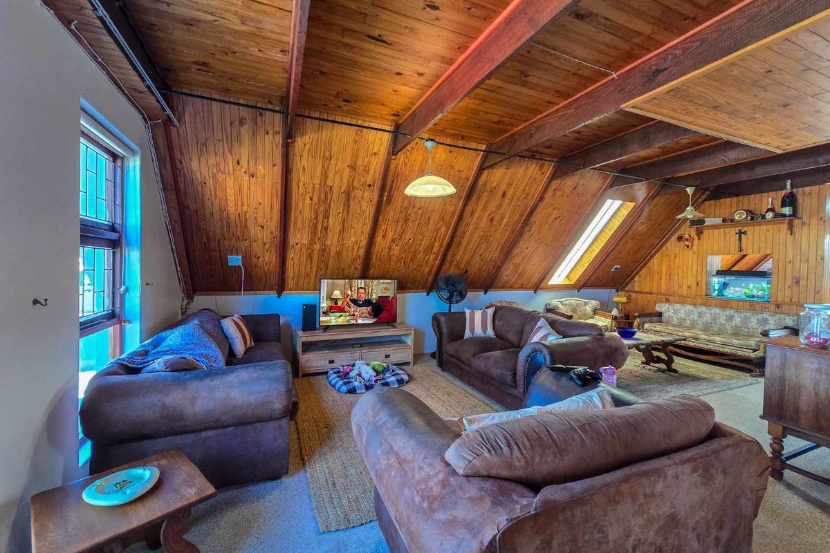 Charming A- Frame home for sale walking distance from beach and river. - Photo 5