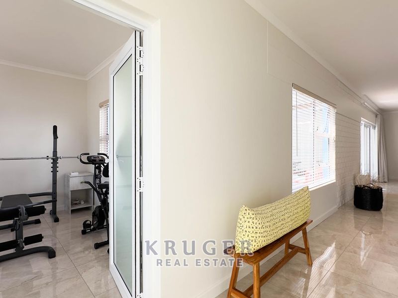 Contemporary Family Home - Photo 3