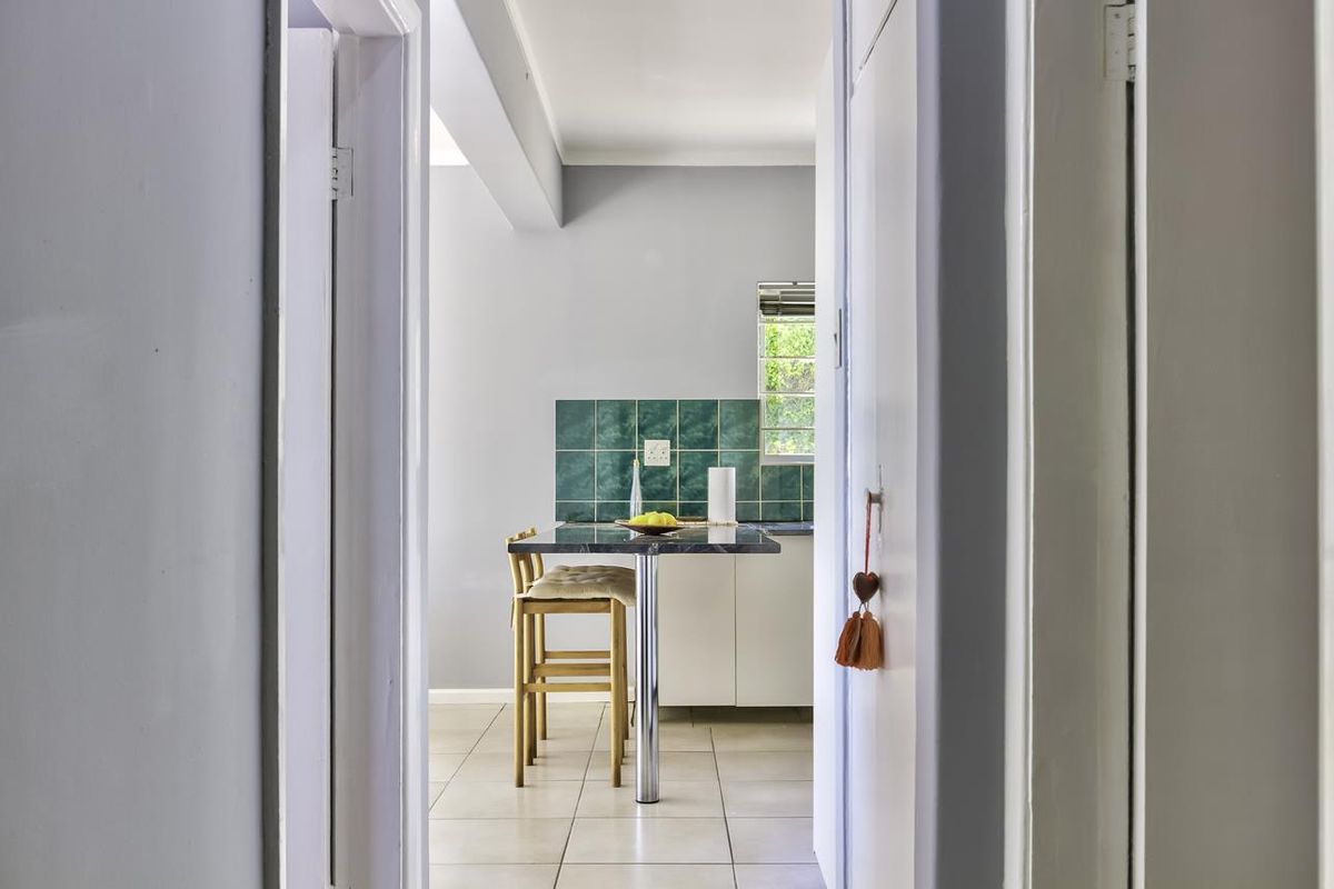 LARGE ONE BEDROOM APARTMENT – FULL SEA VIEWS - Photo 5