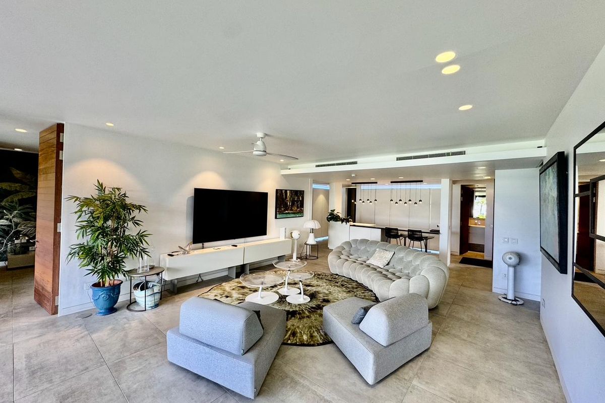 Unparalleled Refinement - Photo 3