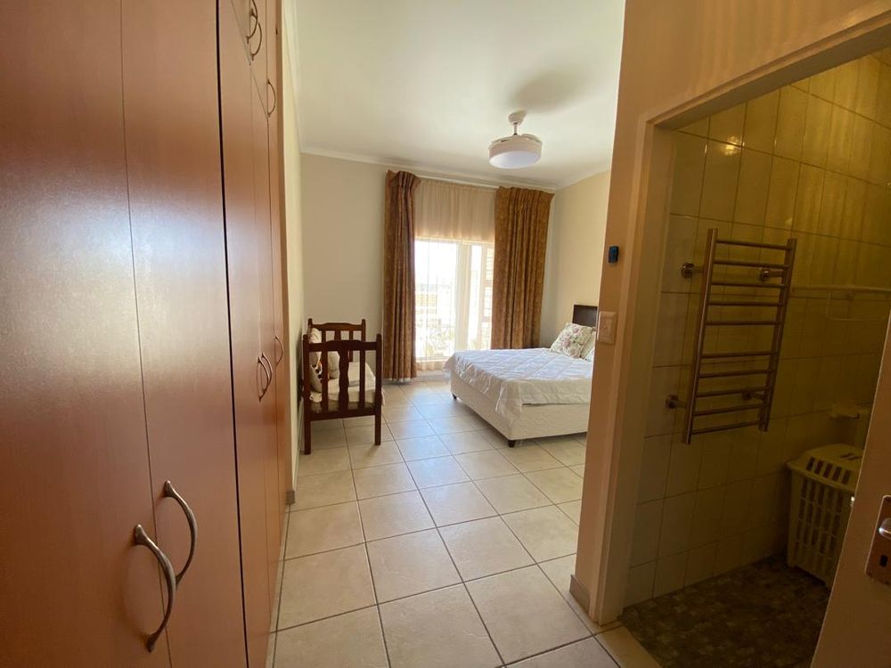 Main en-suite bedroom