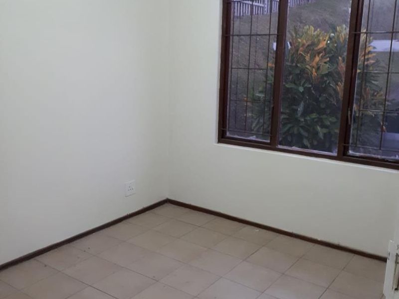 Own a Cozy 2-Bed Apartment in Central New Germany Today! - Photo 7