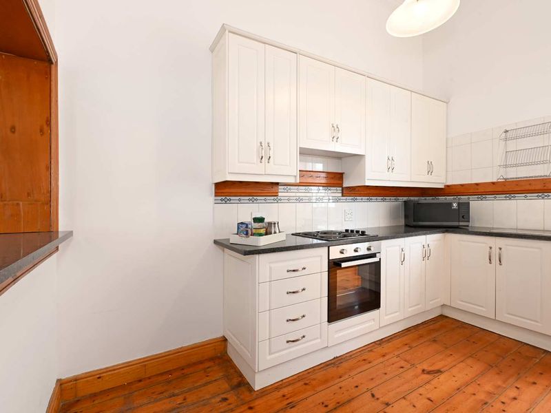 Charming Victorian Semi for Sale! - Photo 9