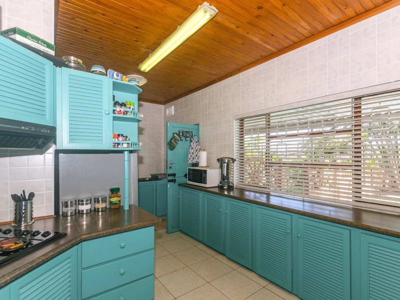Beautiful Home in the heart of Queensburgh - Photo 4