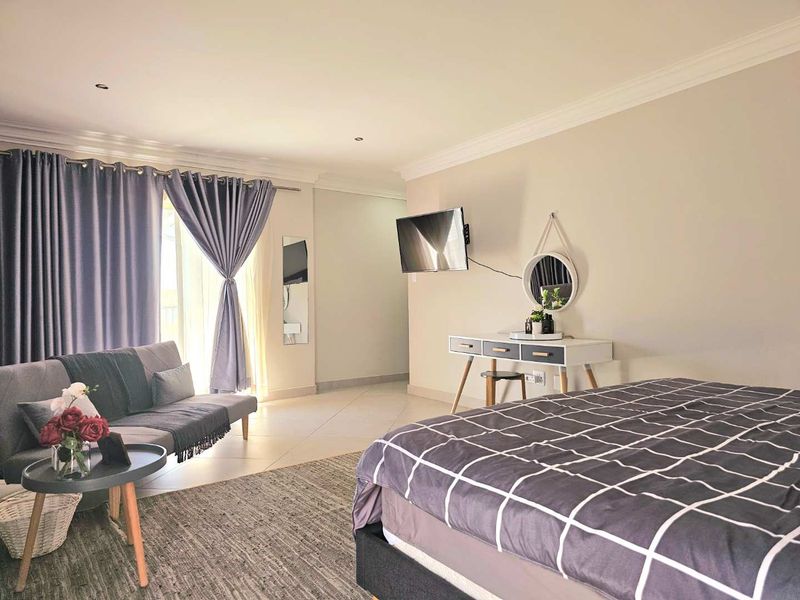 Discover Your Dream Home with Breathtaking Views at Olympus Range in Oak Land Estate! - Photo 6