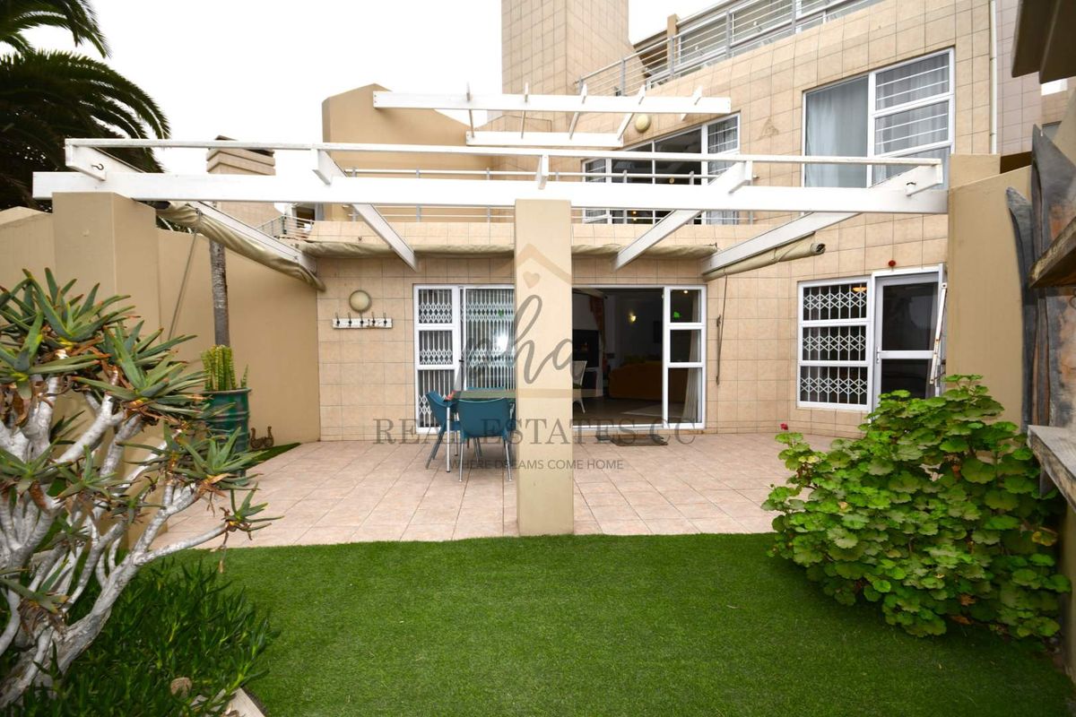 Style but also provides a lucrative Airbnb investment opportunity. - Photo 2