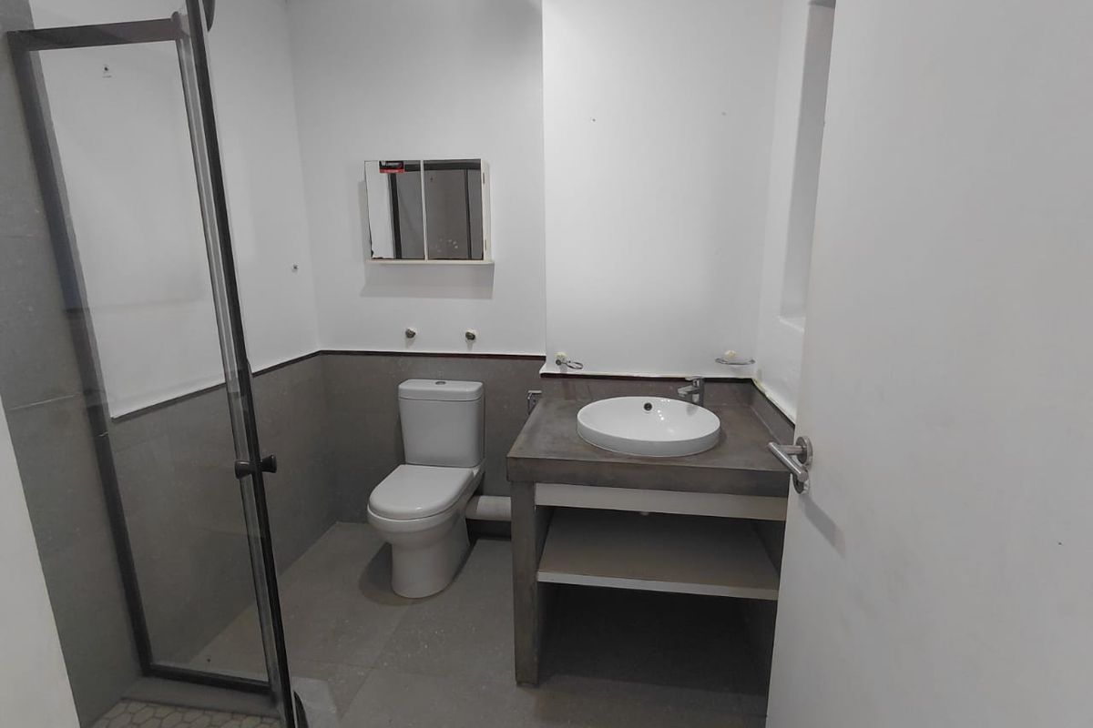 Neat Studio Apartment in Sought-After Location on William Nicol Drive - Photo 5