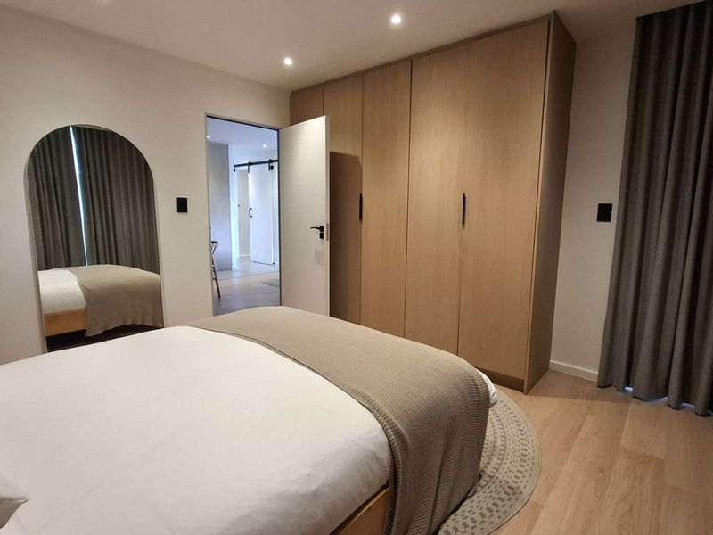 **Stunning Fully Furnished Penthouse with Unmatched Views** - Photo 6
