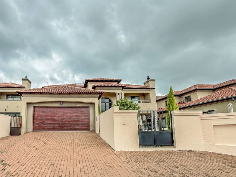 Stunning Family Home with Pool and Outdoor Entertaining - Photo 2