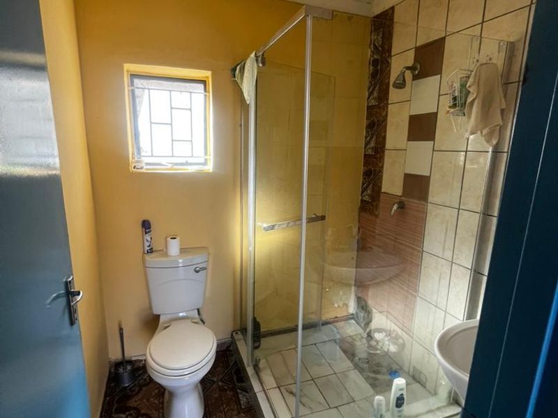 For sale: Hochland park 4 bed 3 bath house N$2.5mil excl costs. - Photo 6