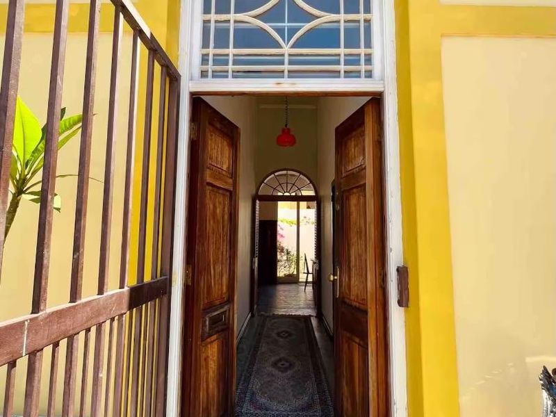 Charming Fully Furnished Cottage in the Heart of Bo-Kaap 6-Month Rental Opportunity - Photo 4