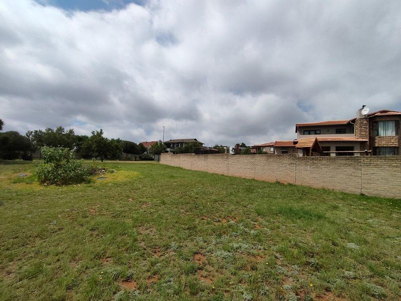 Beautiful Stand Situated Within Well Managed Estate - Photo 10