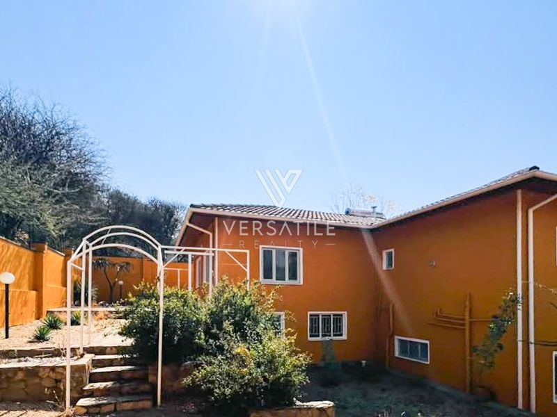 Prime Klein Windhoek | Spacious 5 Bedroom Residence with Business Potential - Photo 3