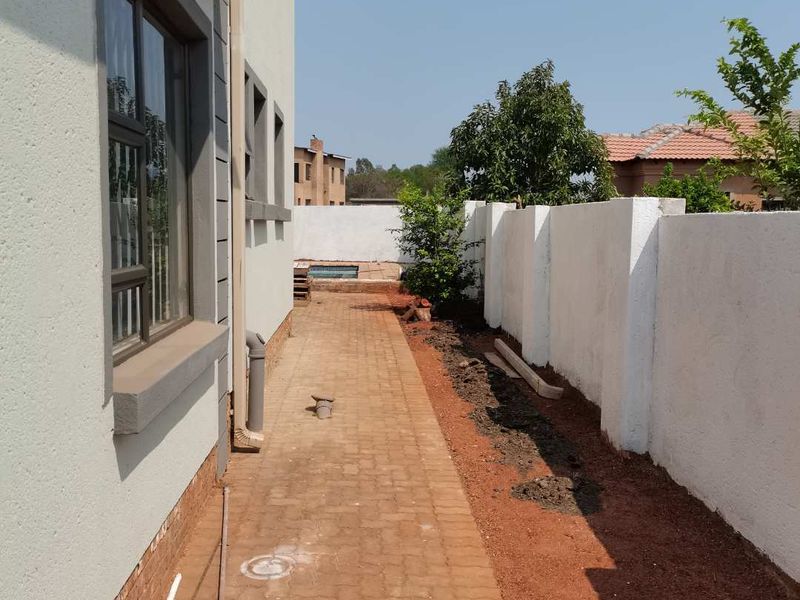 04 Bedroom, 03 bathroom house available to rent as student accommodation - Photo 8