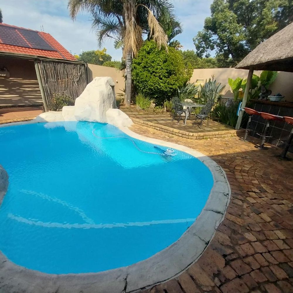 Pool and outdoor lapa