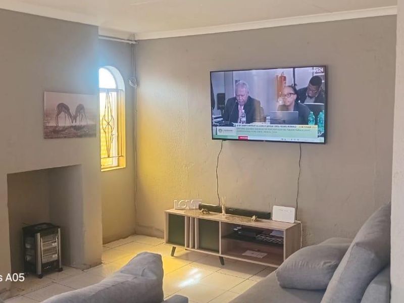 All I want for Christmas is a Big Corner House In Kagiso. - Photo 10