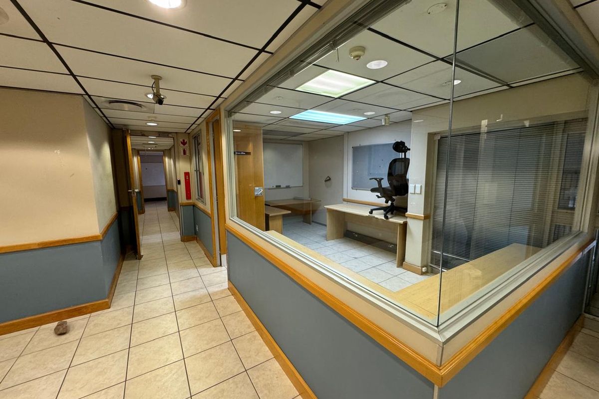 383 Sqm Office space in a tranquil environment! - Photo 3