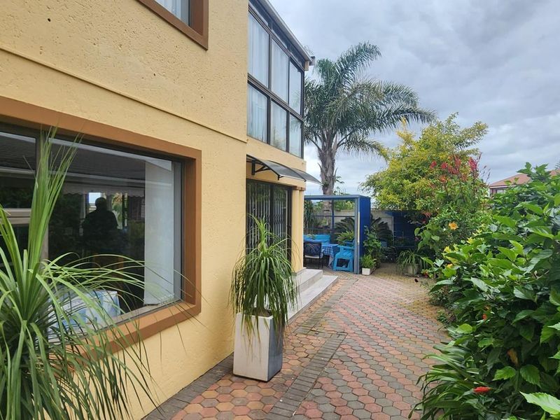 Double deck delight up for grabs - Photo 7