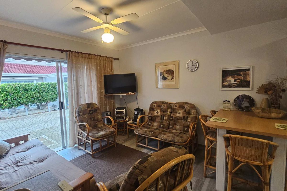 Hartenbos haven: Luxurious townhouse with exceptional features - Photo 4