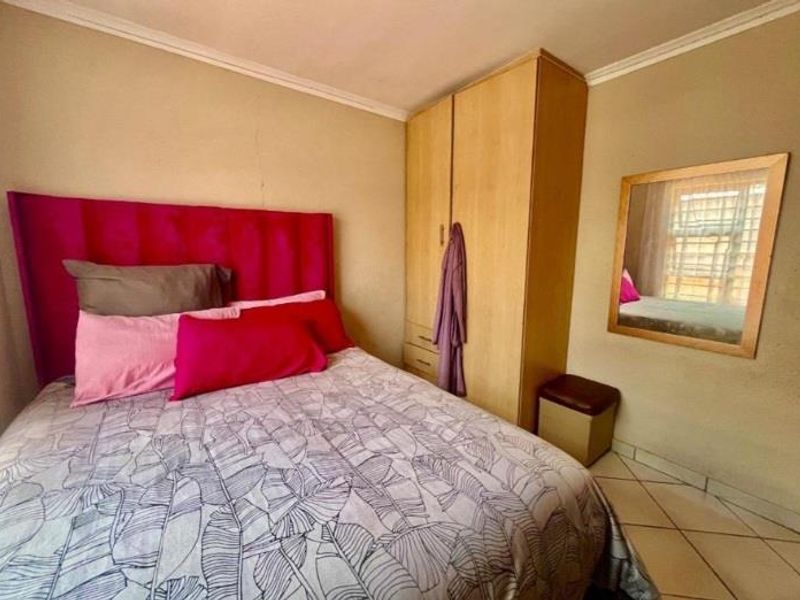 Family Home For Sale - Photo 10