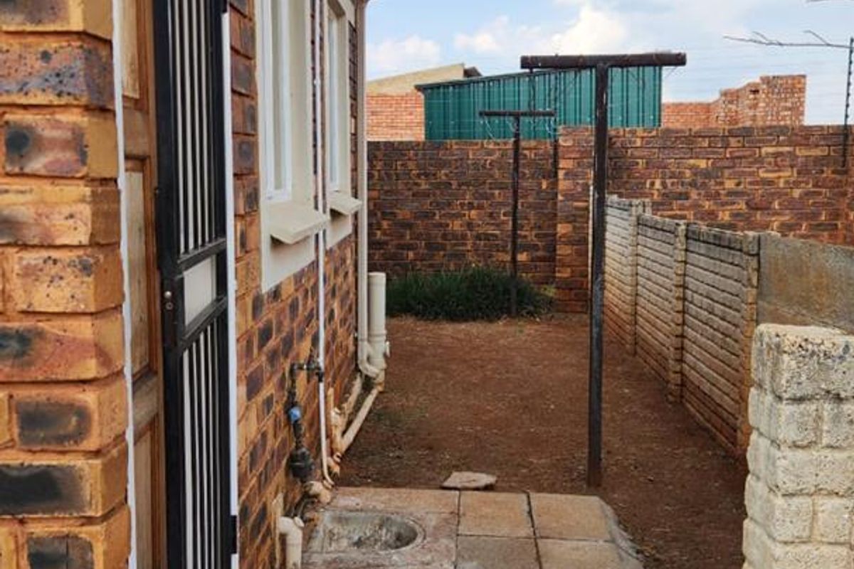 2 Bedroom Townhouse For Sale - Photo 4