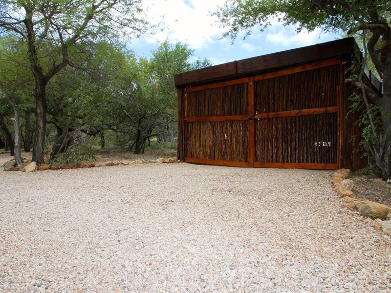 Furnished bush home with stunning mountain view - Photo 6