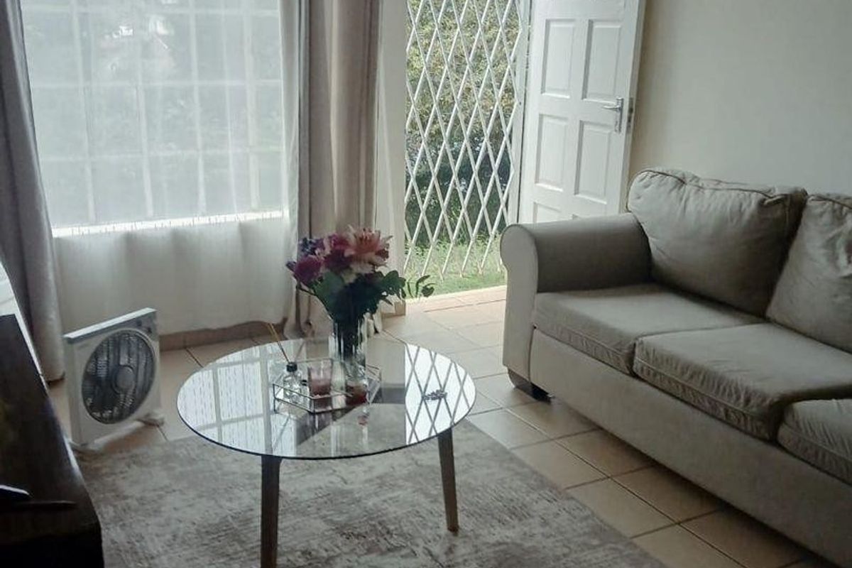 2 BEDROOM FLAT FOR SALE IN PRESTBURY - Photo 5