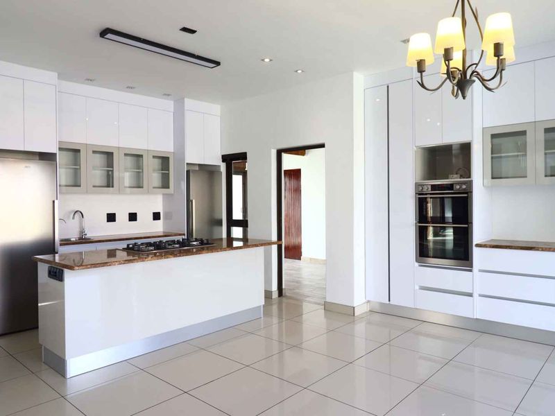 Dune View 4-Bedroom Luxury Home with 2 Flats for Sale, Swakopmund Kramersdorf - Photo 4
