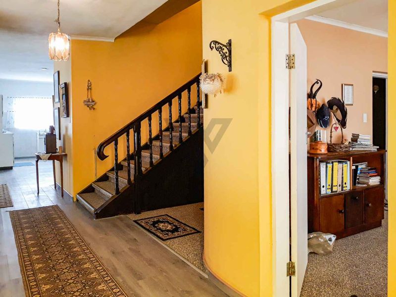 Spacious 6 Bedroom Home with 2 Bedroom Flatt. - Photo 10