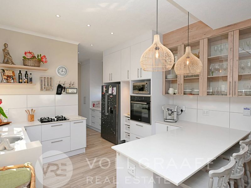 Five-Bedroom Seafront Home For Sale - Mile 4, Extension 1 - Photo 3