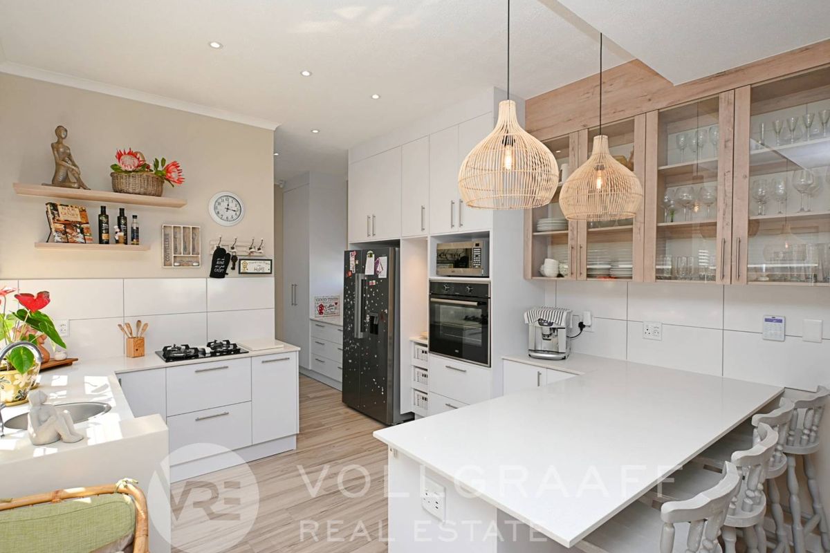 Five-Bedroom Seafront Home For Sale - Mile 4, Extension 1 - Photo 3