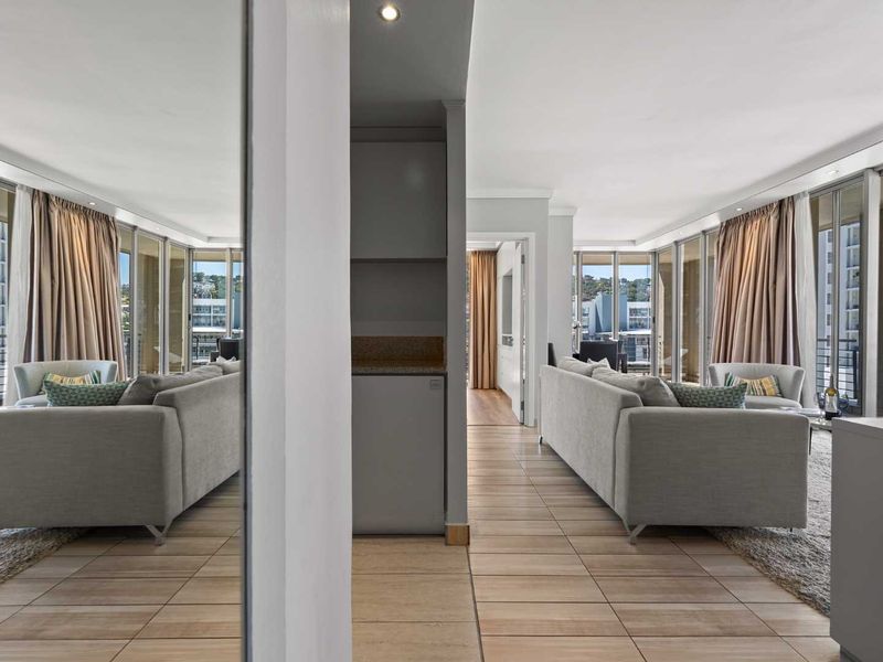 Five-star hotel living in the heart of Cape Town - Photo 2