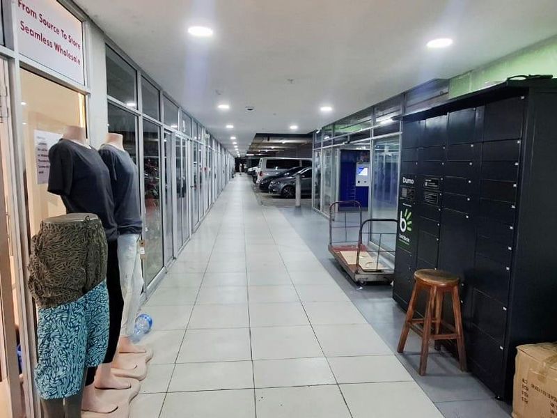 **Prime Retail Opportunity in High-Traffic Mall Location** - Photo 3