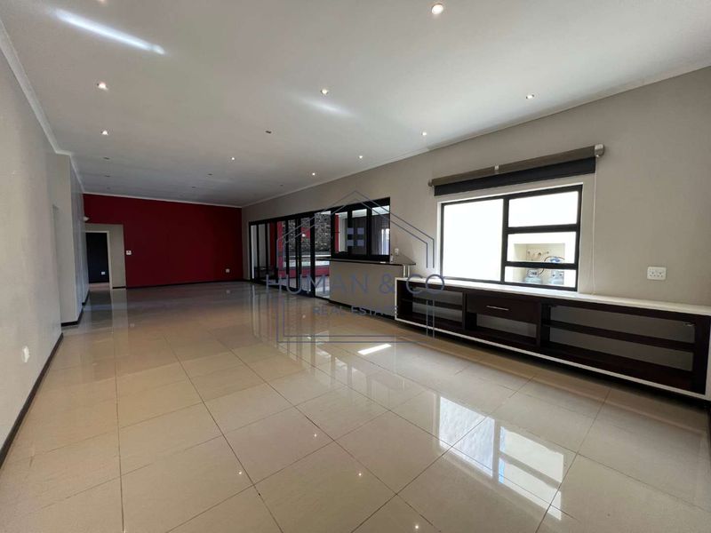 MAGNIFICENT AND BUILT TO PERFECTION 6 BEDROOM HOUSE FOR SALE Ultra modern 6 Bedroom House in Meersig - Photo 10